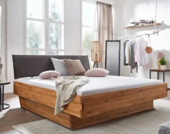 Doppelbett mit Schubkästen 
